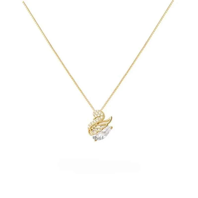 Exquisite Swan Pendant Necklace - Gold Collarbone Chain