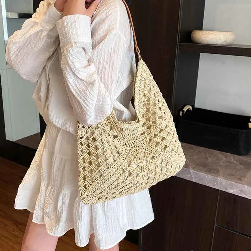 Elegant Knitted Straw Handbag - Hand-Woven Seaside Tote