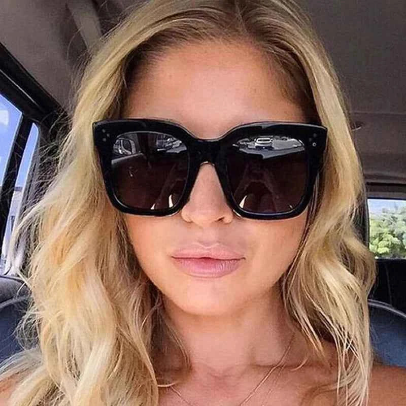 Luxury Rectangle Sunglasses - Gradient Lens & Rivet Details