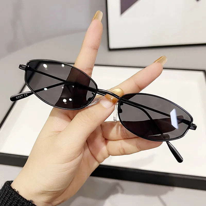 Premium Oval Sunglasses - Retro Metal Frame UV400 Eyewear