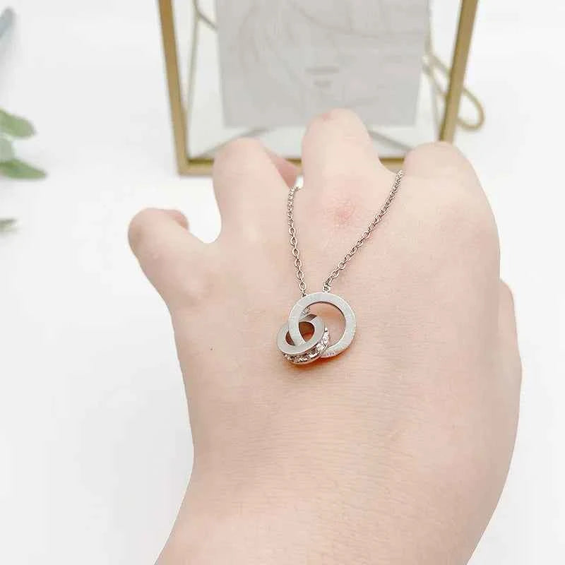 Luxury Roman Numeral Pendant Necklace - Elegant Stainless Steel