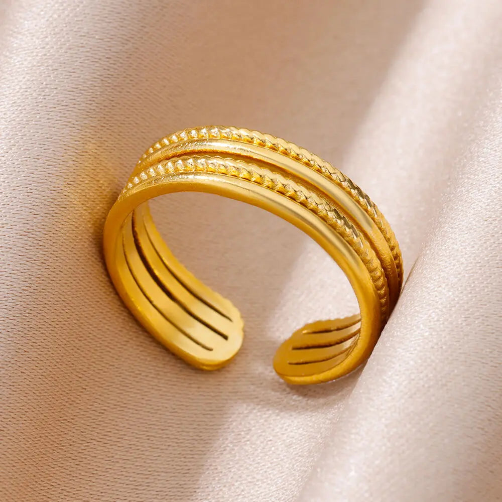 Luxury Classic Gold Stainless Steel Ring for Women