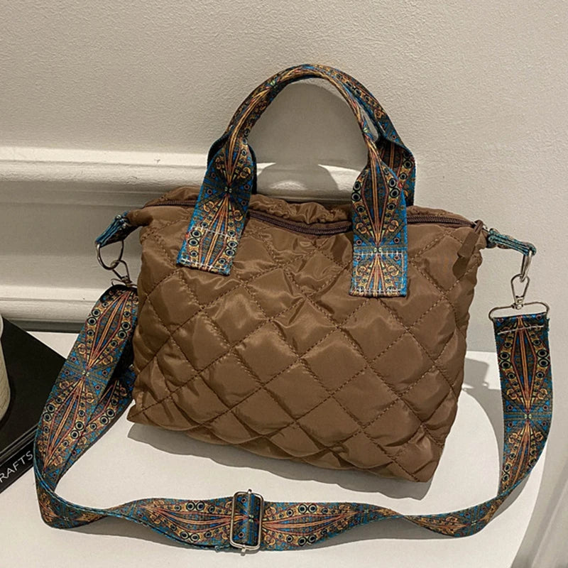 Elegant Rhombus Shoulder Bag - Spacious & Versatile