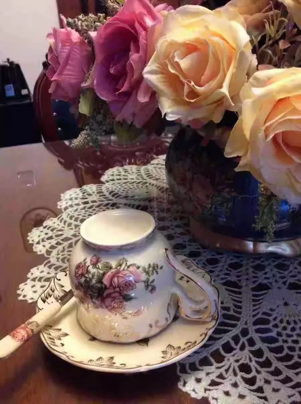 Elegant Flowering Ivory Ceramic Floral Tea Cup Set