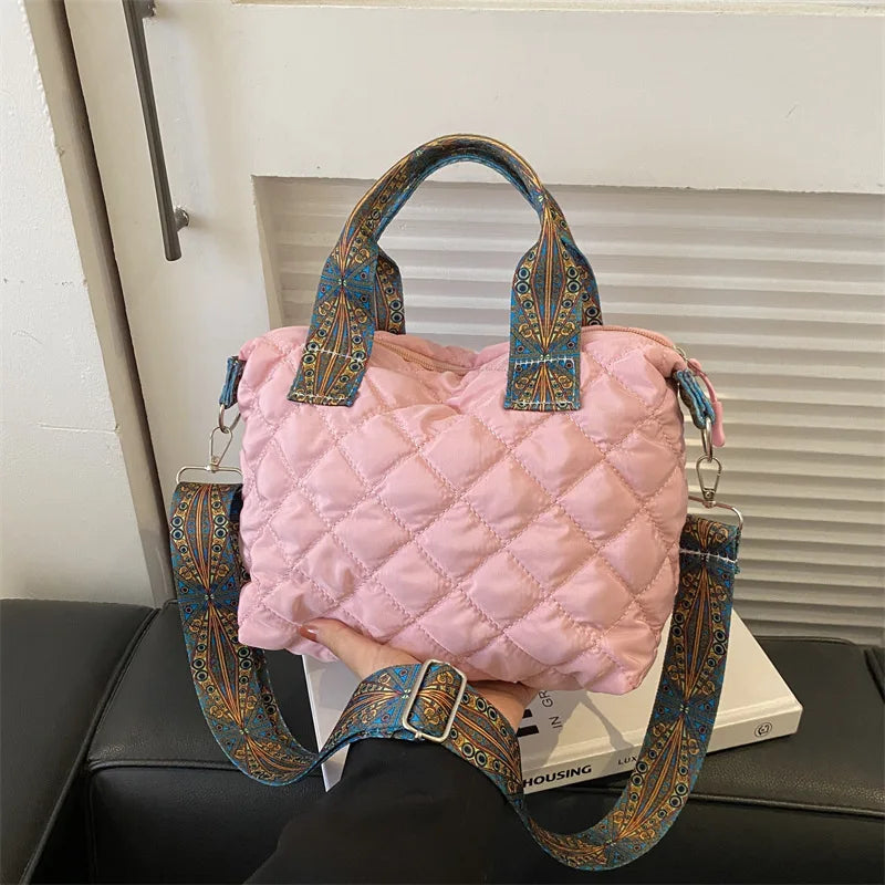 Elegant Rhombus Shoulder Bag - Spacious & Versatile