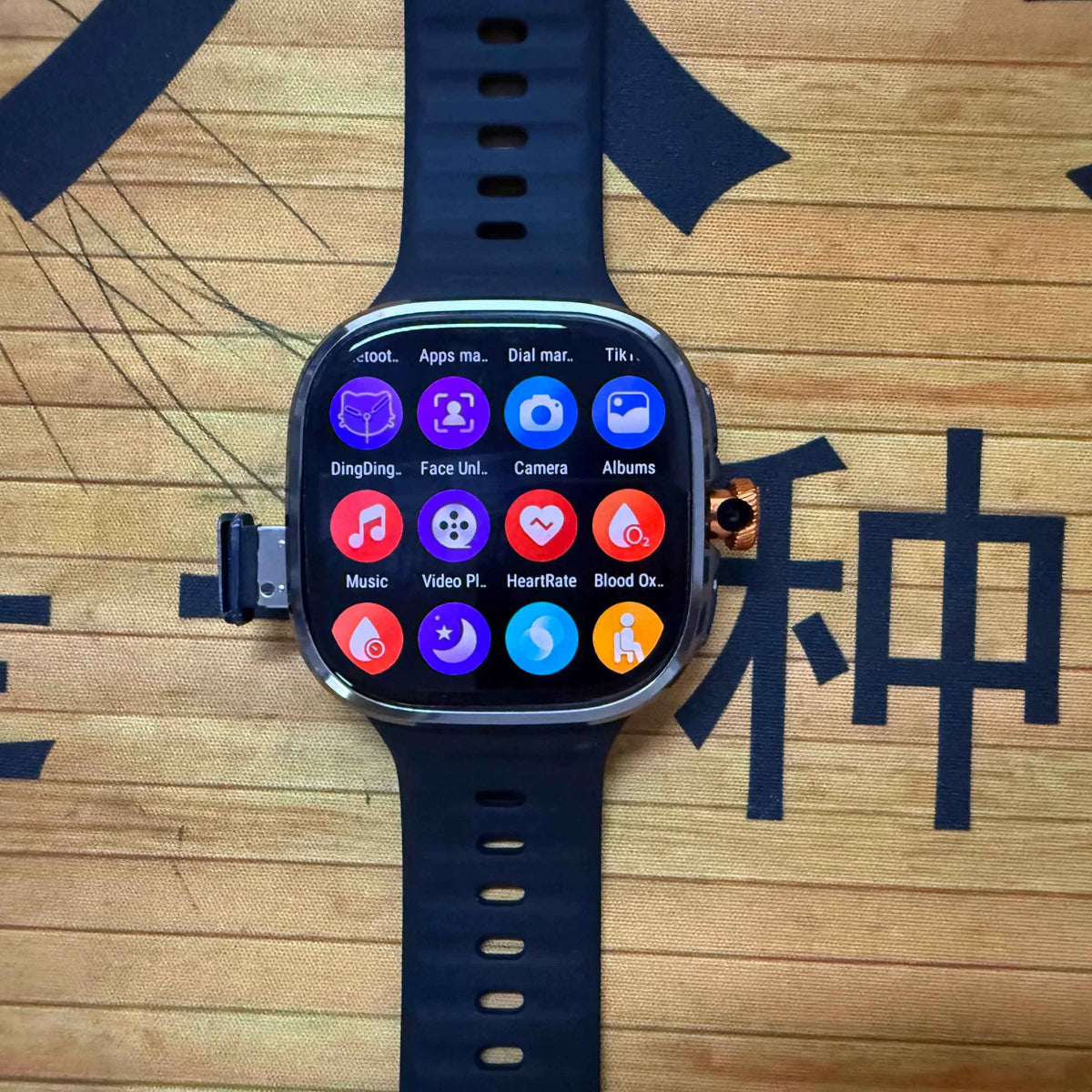 Ultimate 5G Smart Watch - 2.4 Inch AMOLED & Rotating Camera