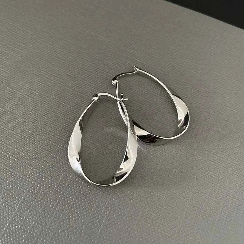 Elegant Geometric Hoop Earrings - Modern Irregular Circle Jewelry
