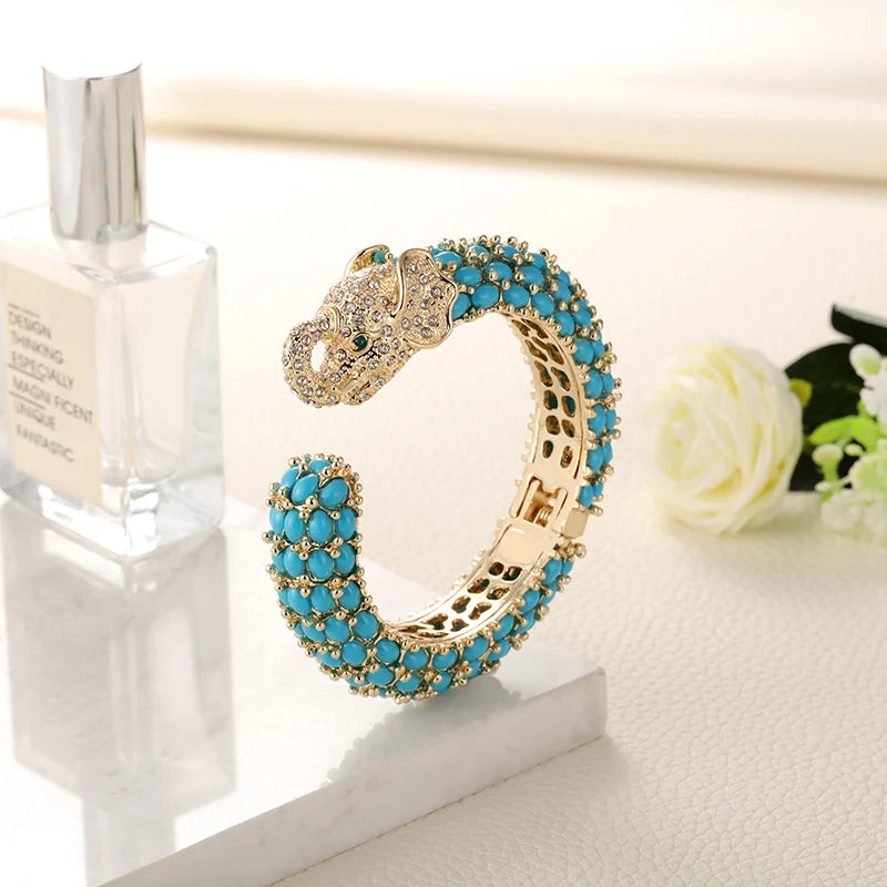 Elegant Resin Animal Cuff Bracelet - Colorful & Vintage