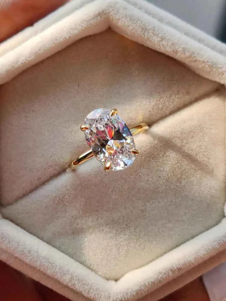Exquisite Oval Zircon Ring - 925 Sterling Silver Engagement Band