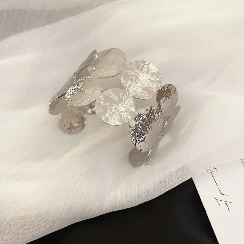 Elegant Luxury Wide Edge Bracelet - Personalized Temperament