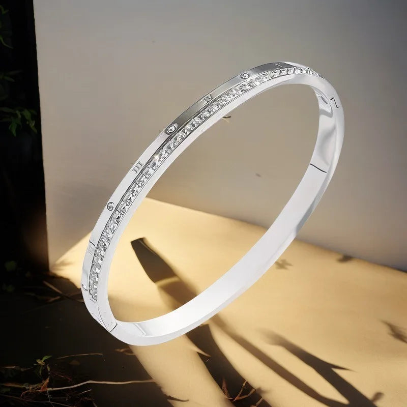 Luxury Roman Numerals Bracelet - Stainless Steel Elegance