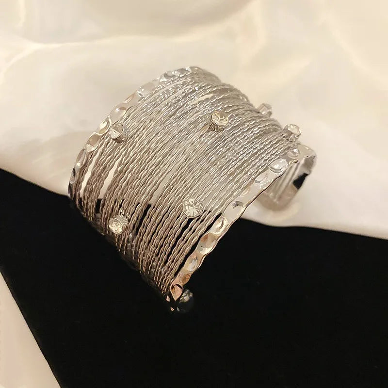 Elegant Luxury Wide Edge Bracelet - Personalized Temperament