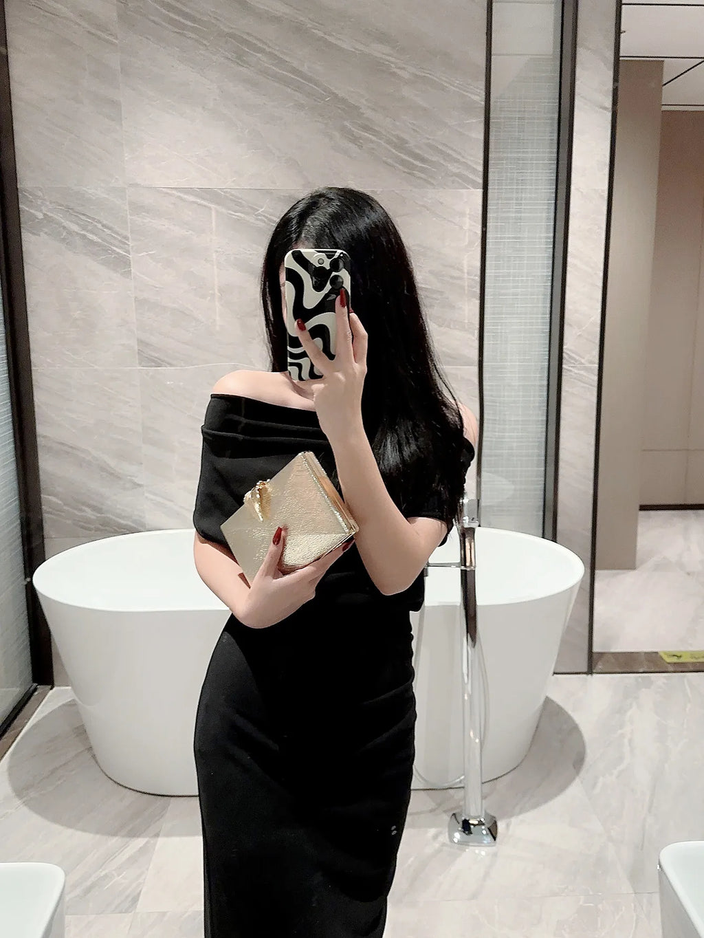 Elegant Gold Evening Clutch - Leaf Buckle Box Bag