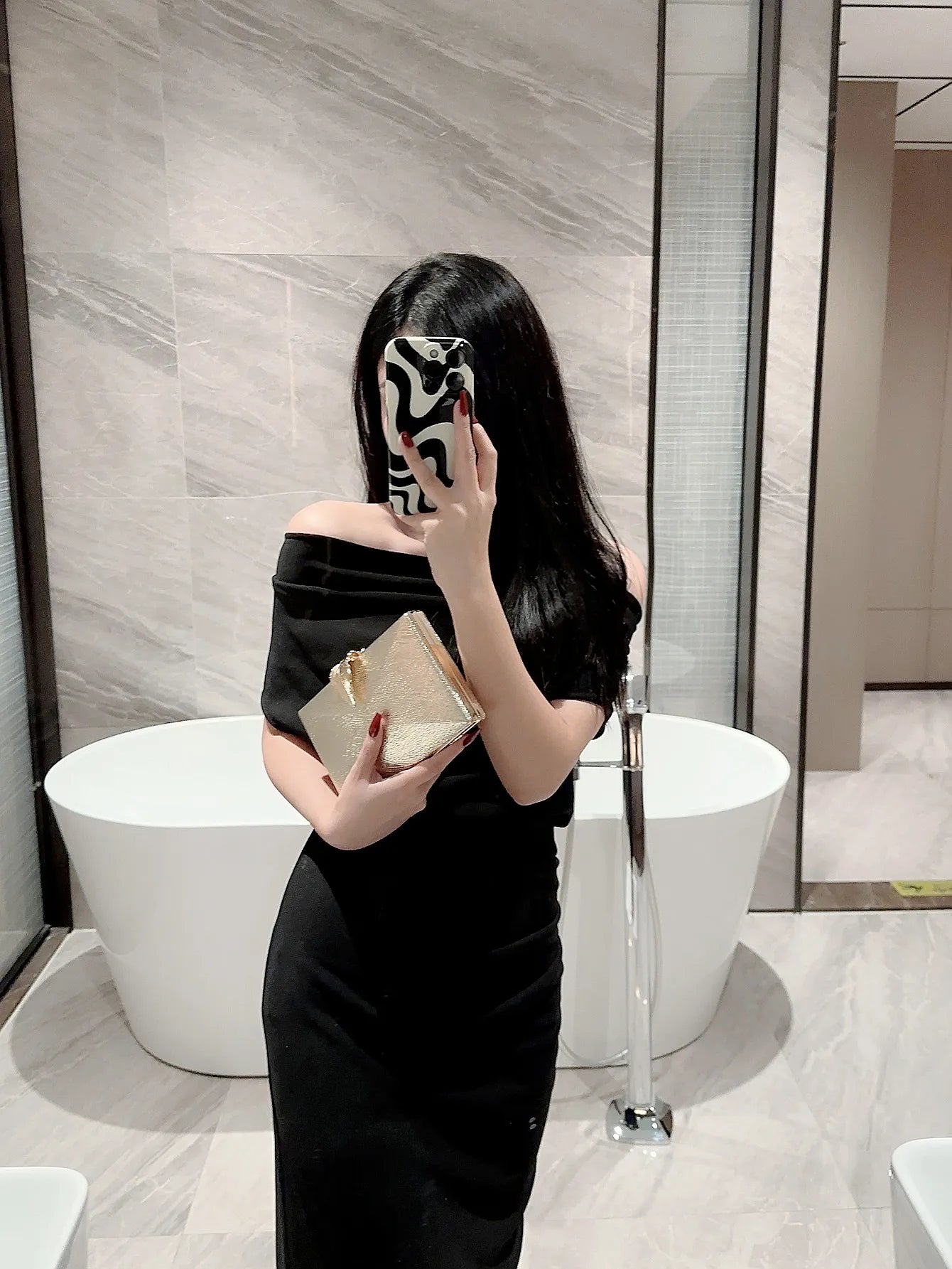 Elegant Gold Evening Clutch - Leaf Buckle Box Bag