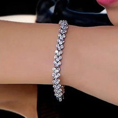 Elegant Roman Crystal Bracelet - Heart Chain Design