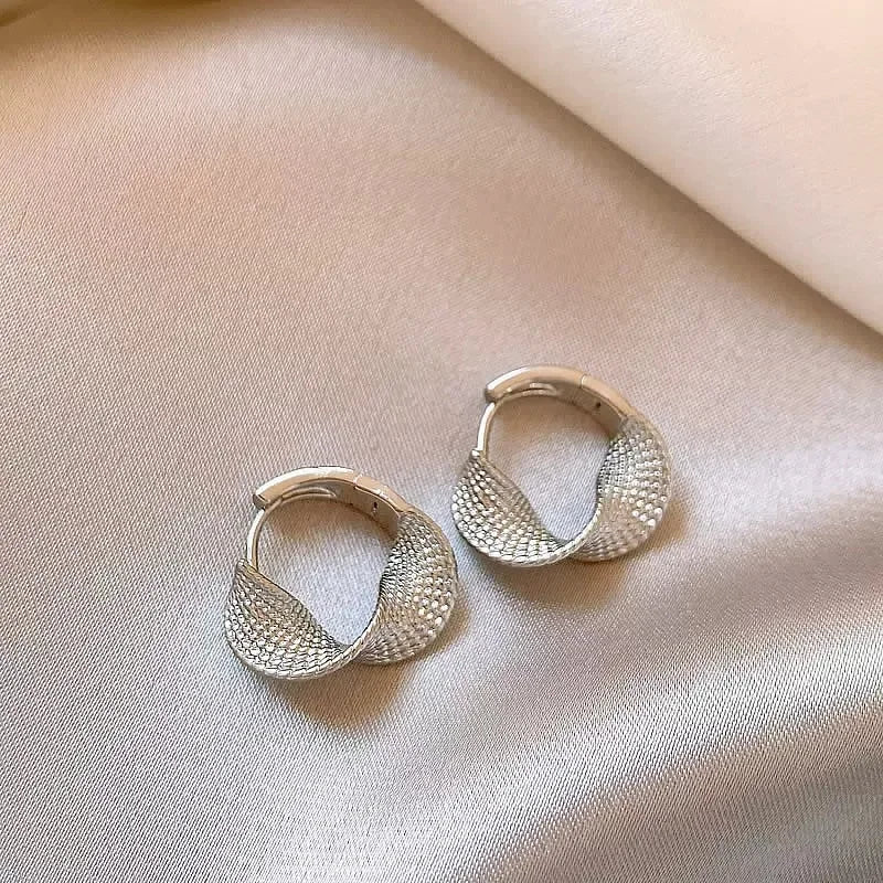 Elegant Geometric Hoop Earrings - Modern Irregular Circle Jewelry
