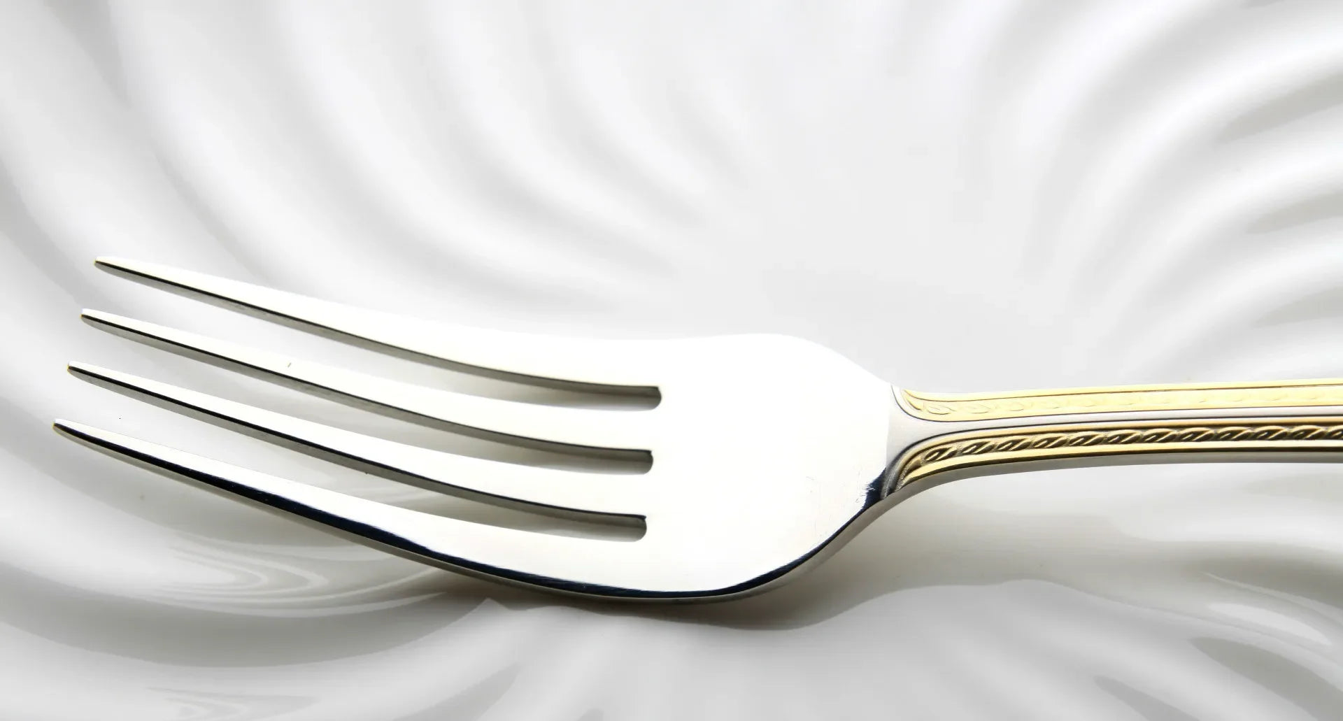 Elegant Gold Plated Cutlery Set - Vintage Western Design