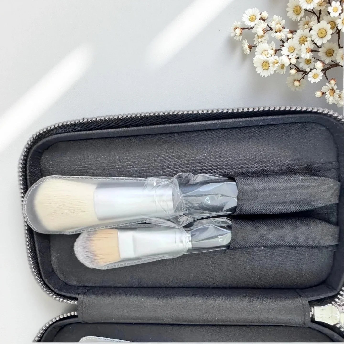 Premium Luxury Travel Makeup Brush Set - Essential Collection