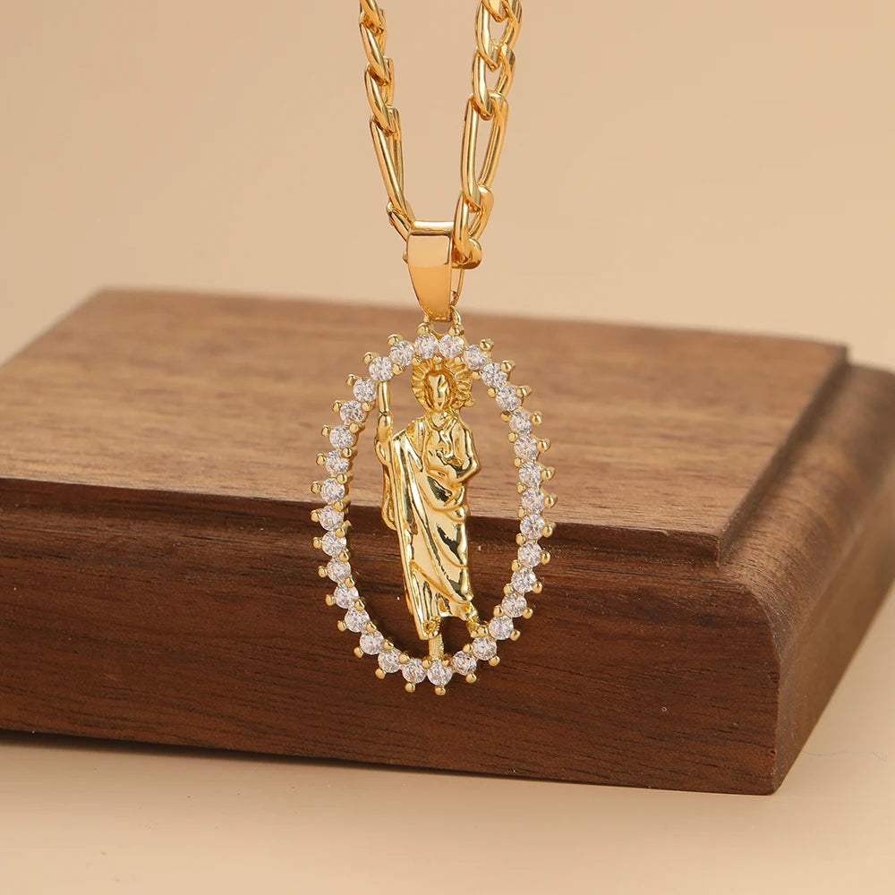 Elegant Colorful Zircon Necklace - Light & Versatile Design