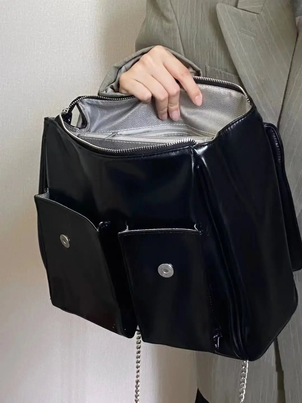 Elegant Black Leather Crossbody Bag - Large Capacity Vintage Style