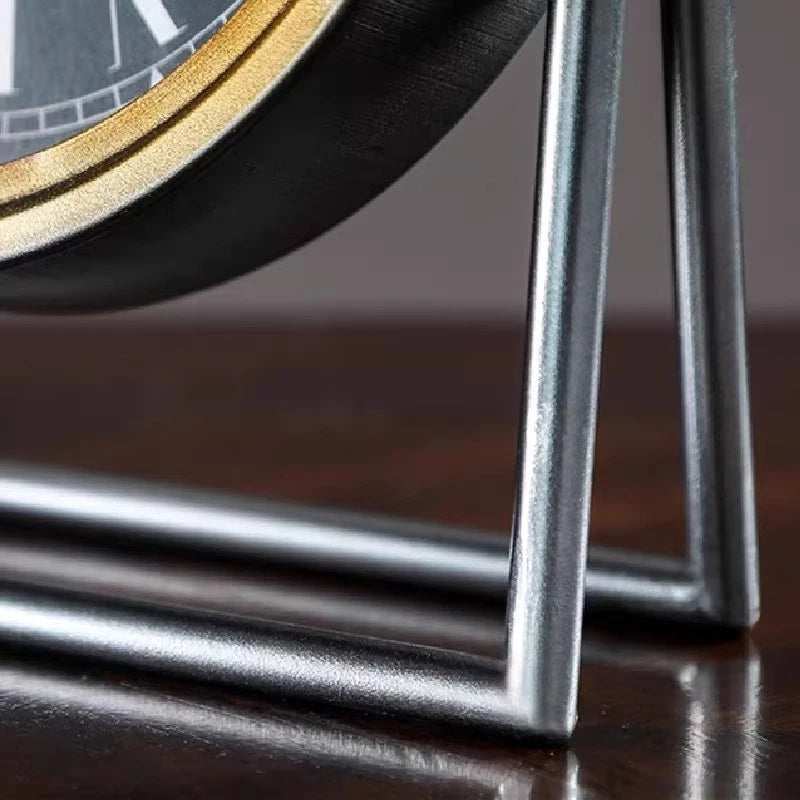 Elegant Retro Metal Desk Clock - Silent Quartz Design