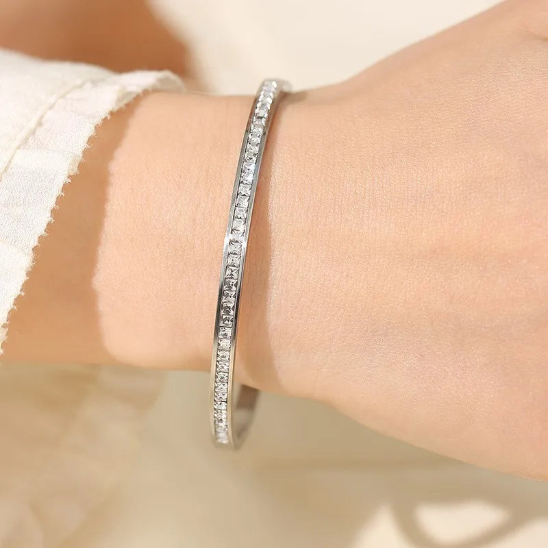 Luxury Roman Numerals Bracelet - Stainless Steel Elegance
