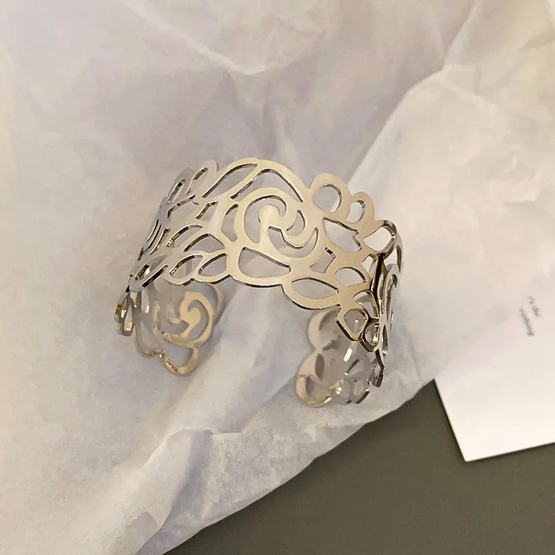 Elegant Luxury Wide Edge Bracelet - Personalized Temperament