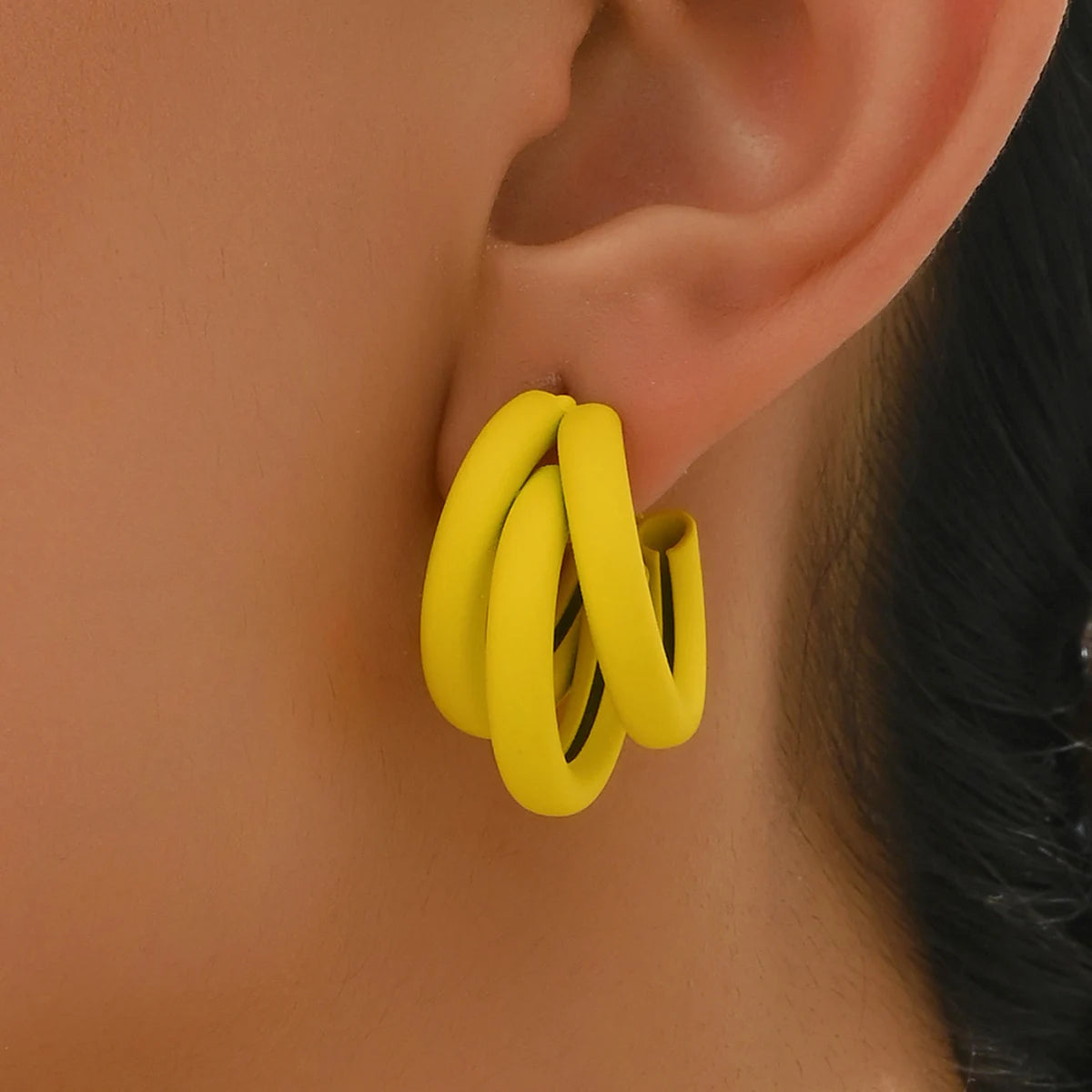 Elegant Gold Hoop Earrings - Vintage Geometric Statement Jewelry