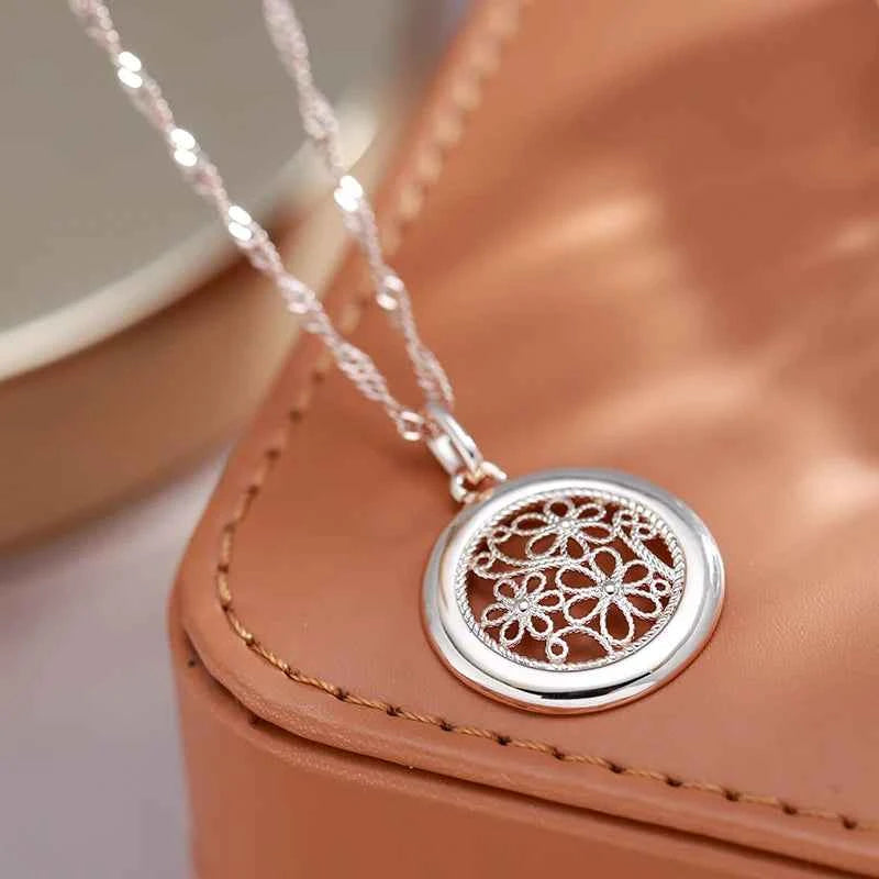 Luxury Rose Gold Boho Flower Necklace - Glossy Metal Pendant
