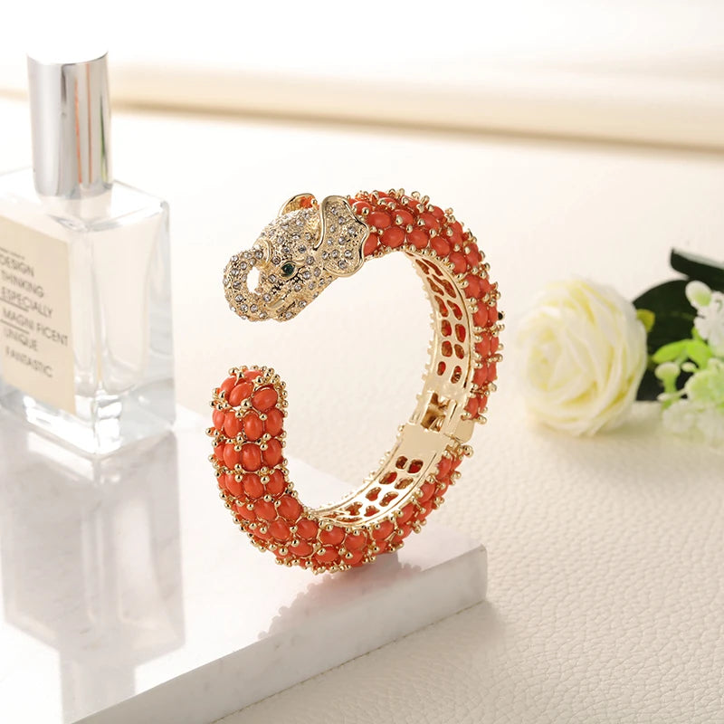 Elegant Resin Animal Cuff Bracelet - Colorful & Vintage