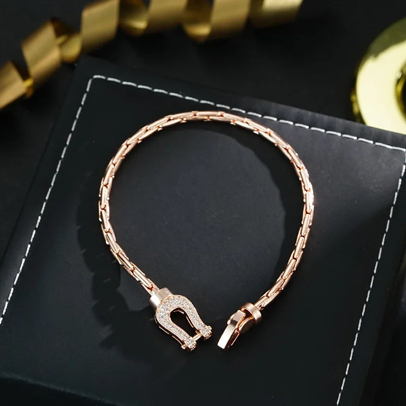Elegant Rose Gold Horseshoe Bracelet - Fashion Luxury