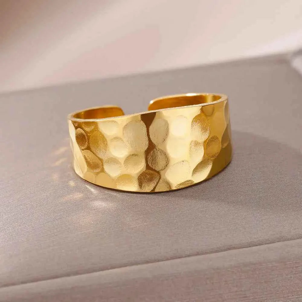 Luxury Classic Gold Stainless Steel Ring for Women