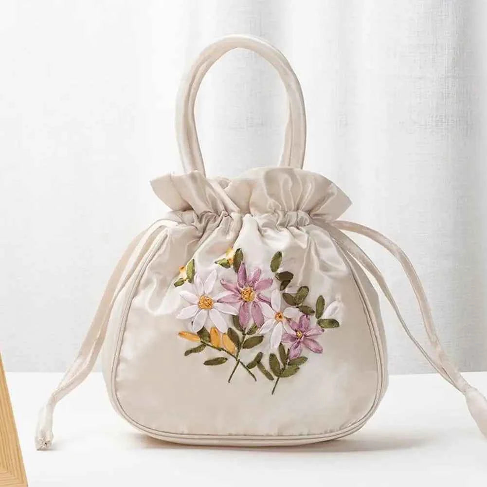 Elegant Embroidery Drawstring Bag - Vintage Hanfu Accessory