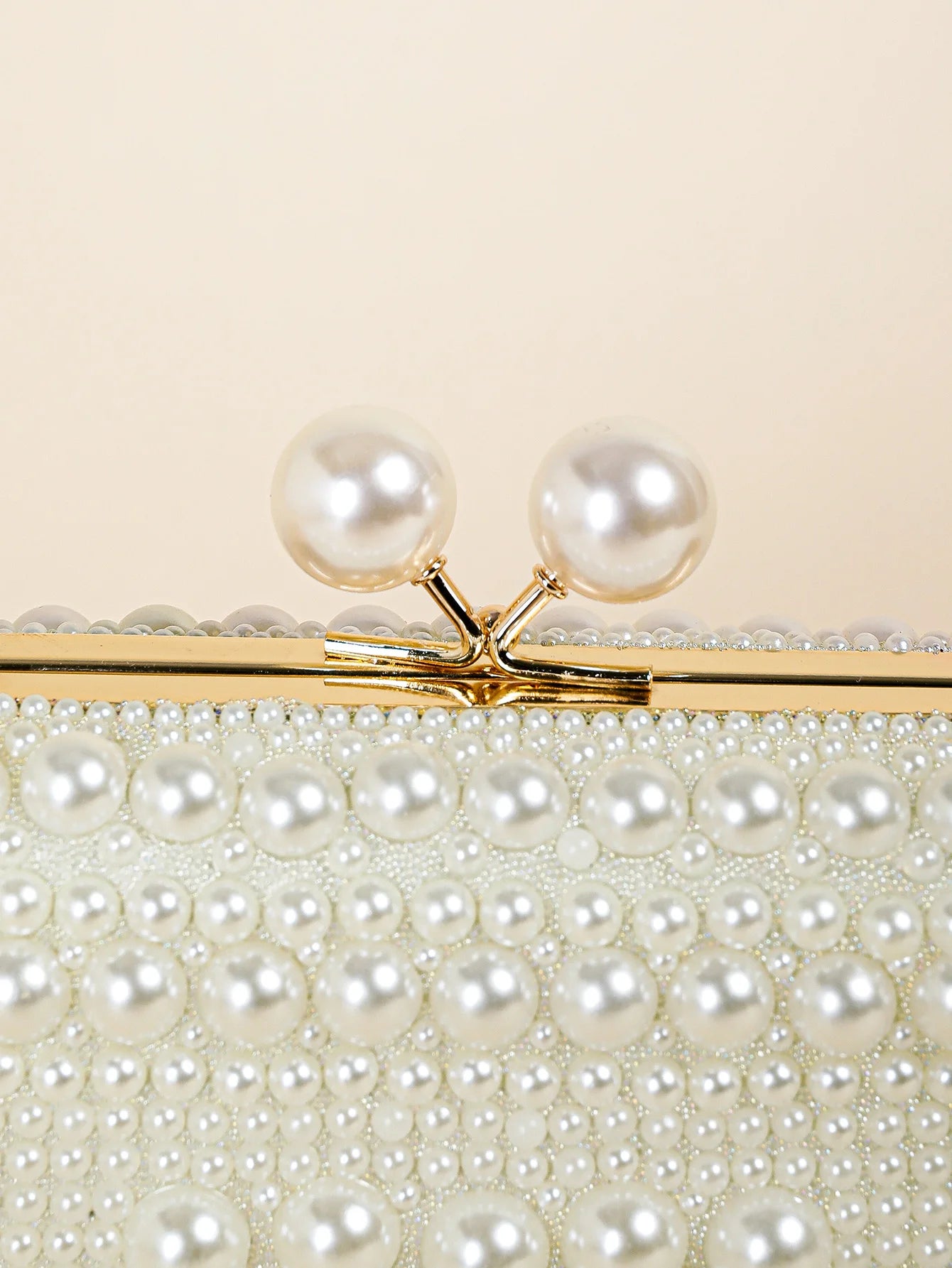 Elegant Pearl Bead Clutch - Glossy Kiss Lock Evening Bag