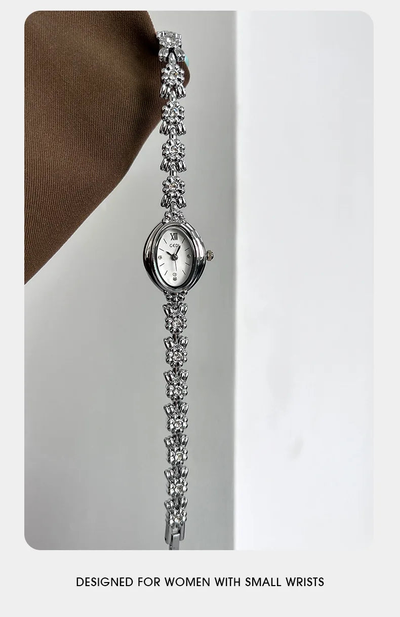 Elegant Retro Diamond Women's Watch - Exquisite Bracelet Design