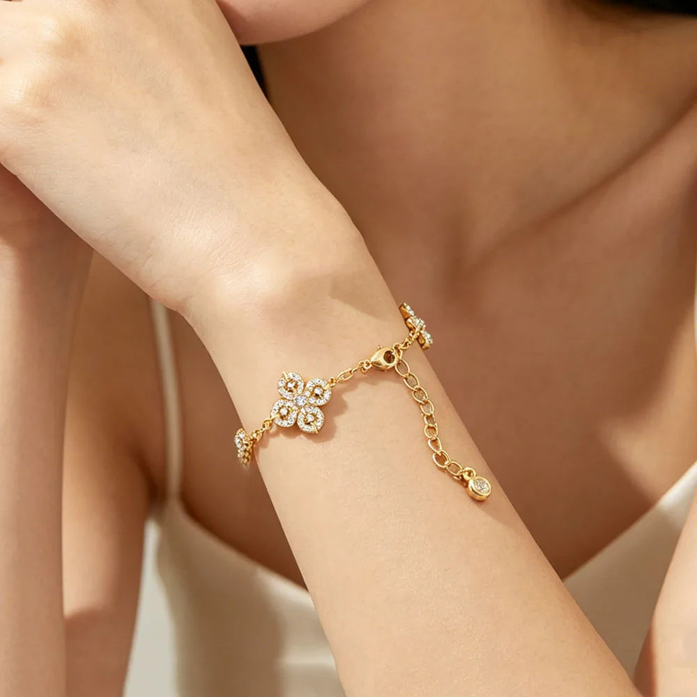 Elegant Diamond Clover Bracelet - 18K Gold Plated