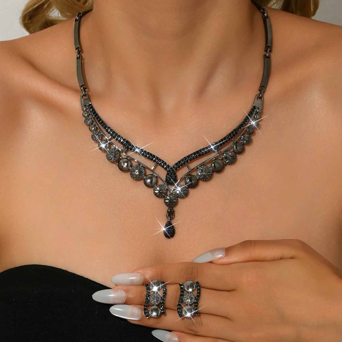 Elegant Luxury Jewelry Set - Necklace & Earrings