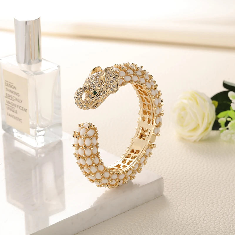 Elegant Resin Animal Cuff Bracelet - Colorful & Vintage