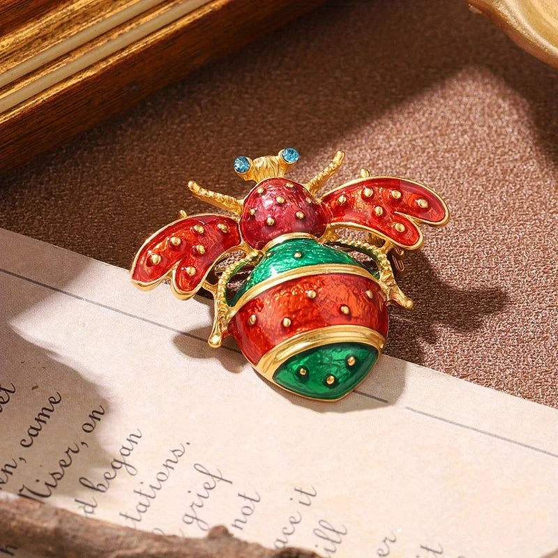 Elegant Crystal Bee Brooch Pin - Vintage Rhinestone Insect Badge