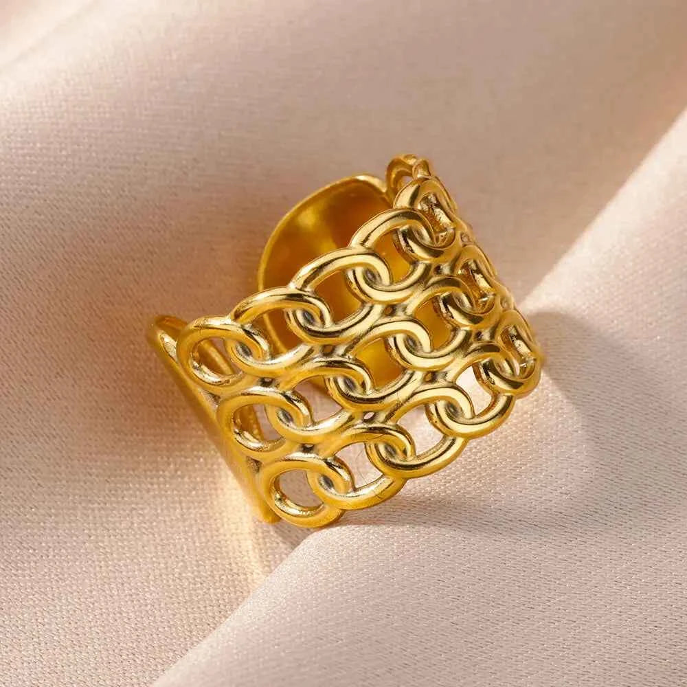 Luxury Classic Gold Stainless Steel Ring for Women