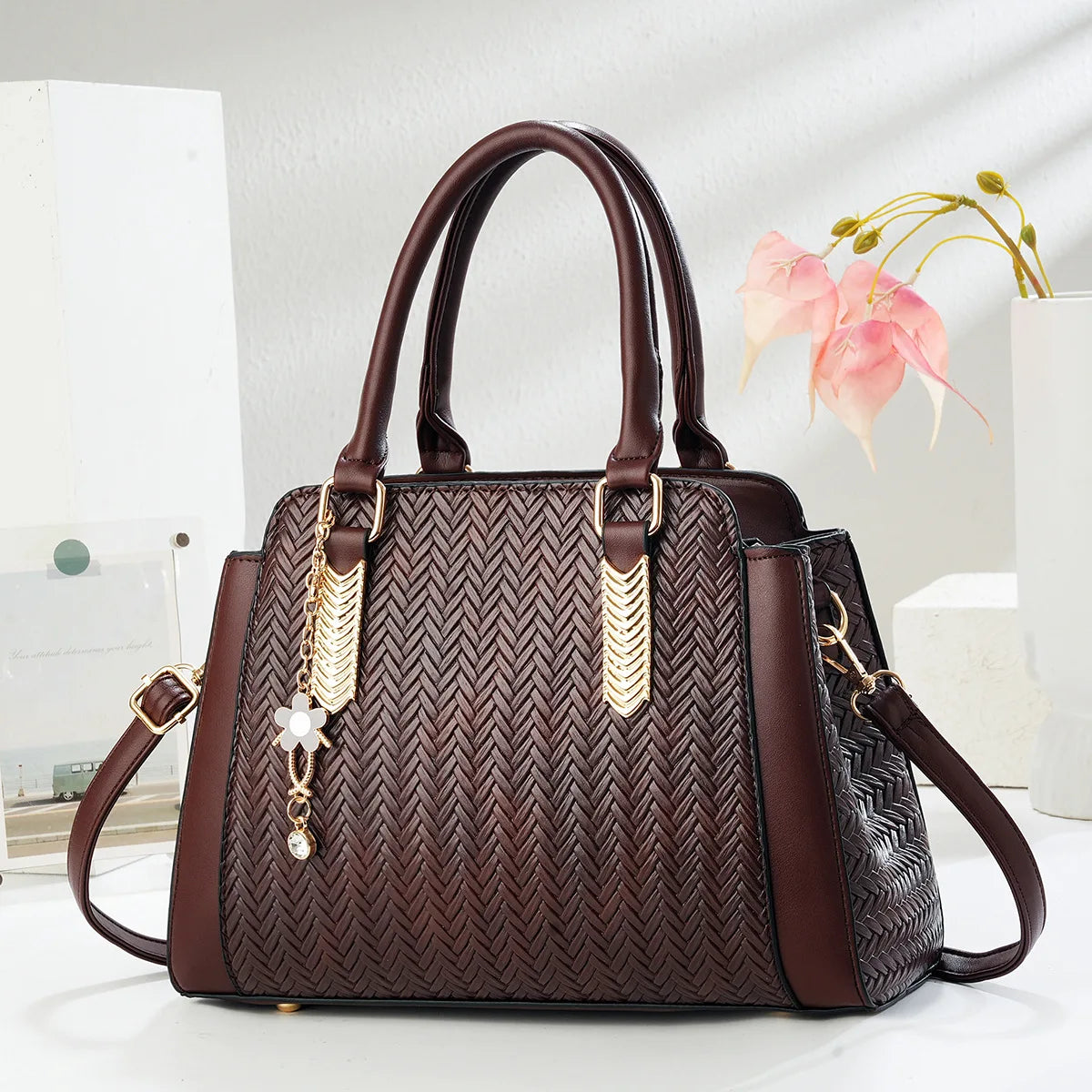 Elegant Commuter Bag - Large Capacity Single Shoulder Style