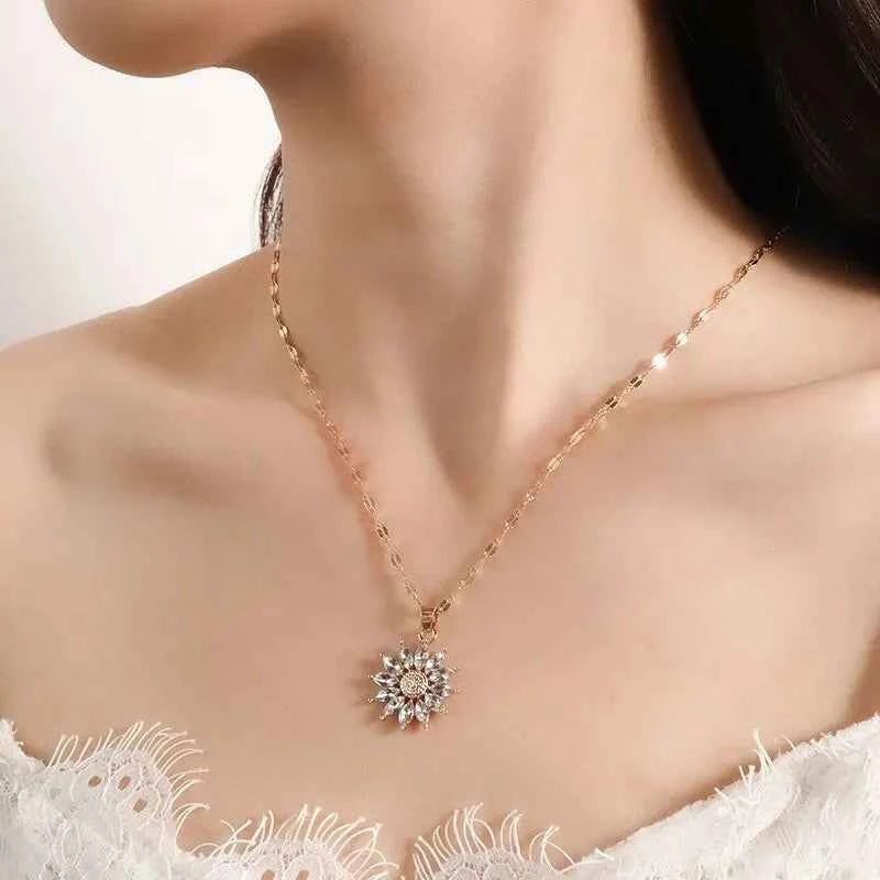 Elegant Gold Flower Necklace - Zirconia Light Luxury Pendant