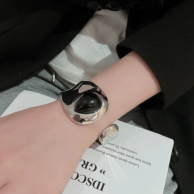 Elegant Luxury Wide Edge Bracelet - Personalized Temperament