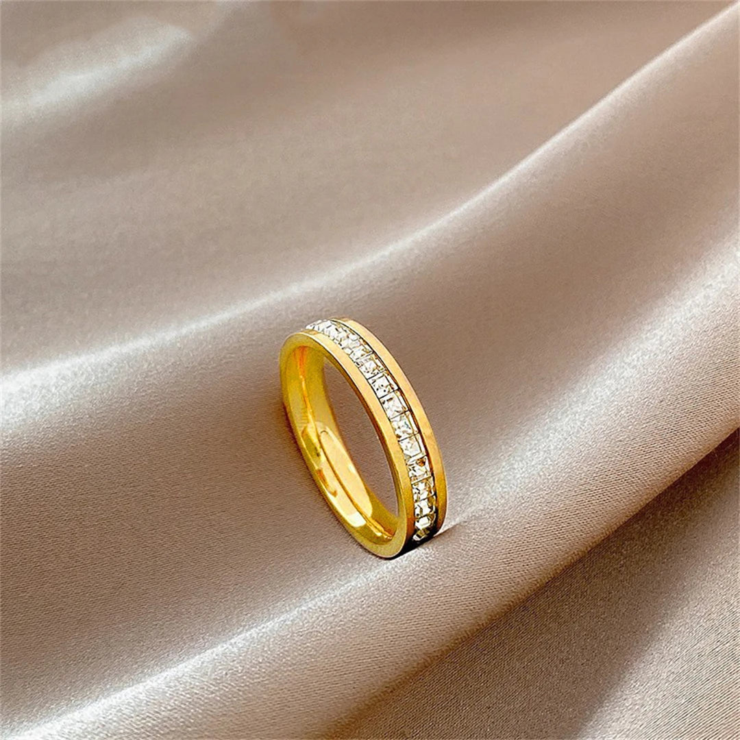 Elegant Stainless Steel Ring - Rose Gold Zircon Wedding Band