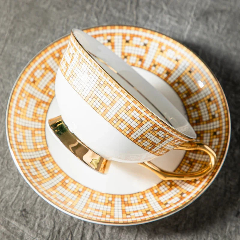 Elegant Vintage Ceramic Teacup Set - Gold-Plated Luxury