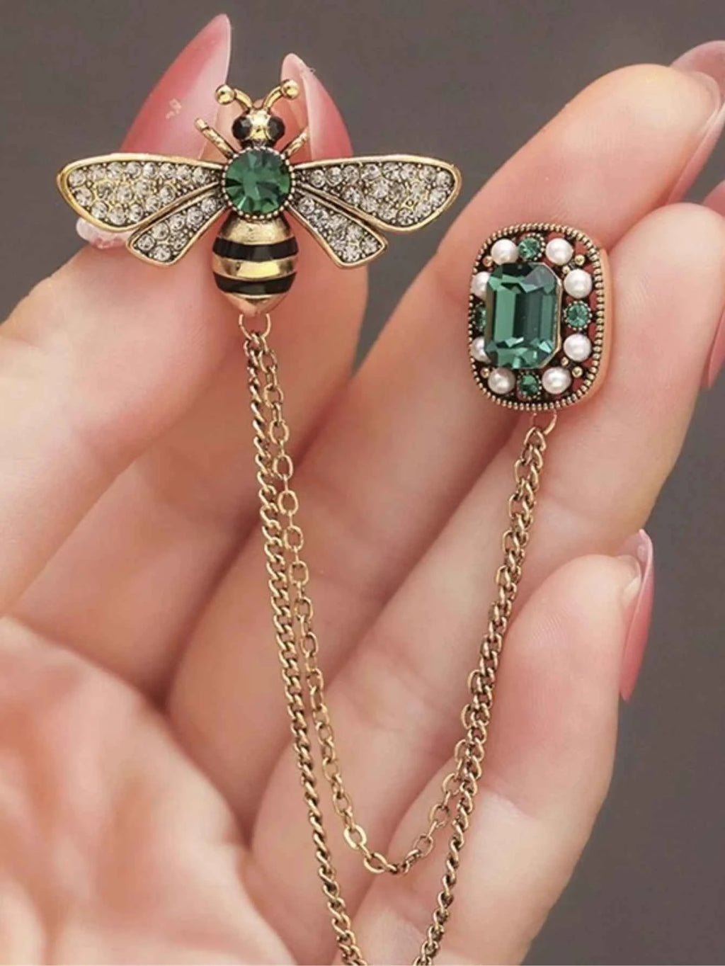 Luxury Crystal Bee Brooch - Elegant Sweater Pin