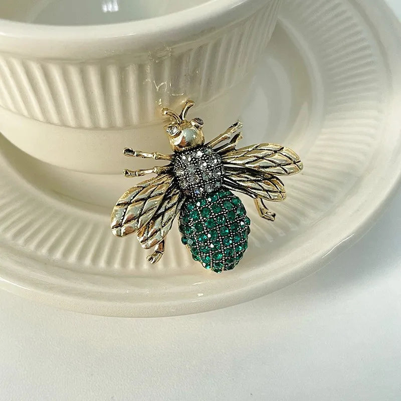 Elegant Crystal Bee Brooch Pin - Vintage Rhinestone Insect Badge