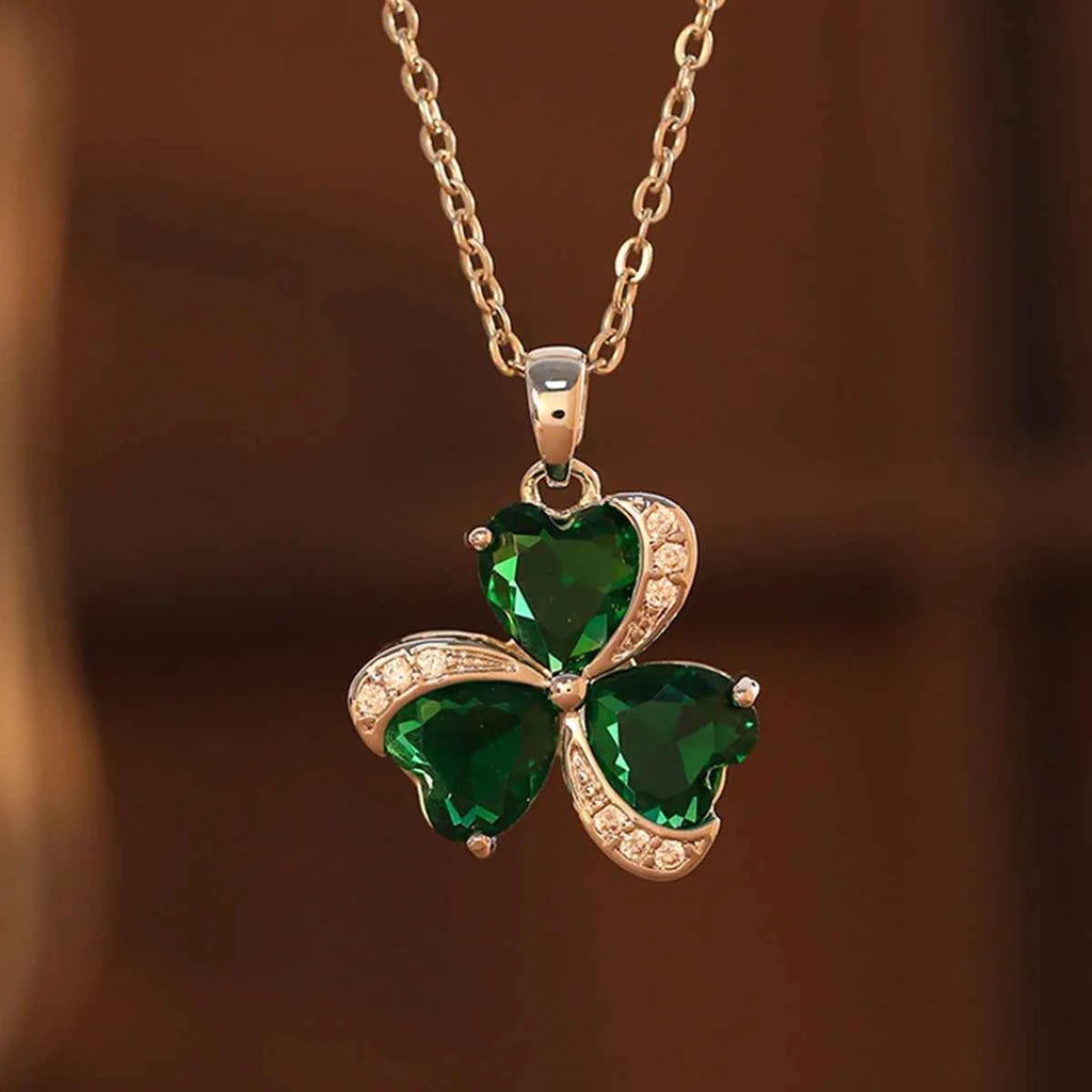 1 Emerald Stainless Steel Chain Collarbone Necklace Suitable For Gifting To Friends And Family