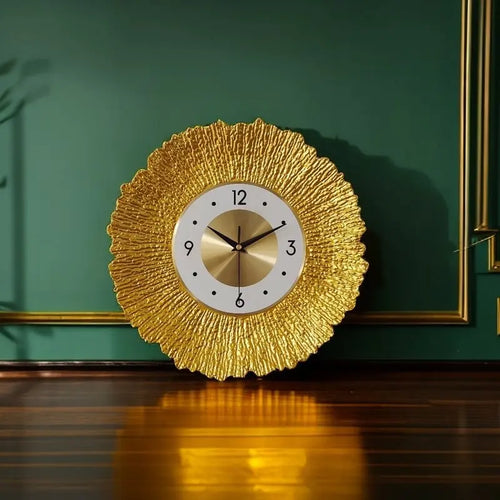 Luxury Metal Wall Clock - Modern round gold metal clock with simple design