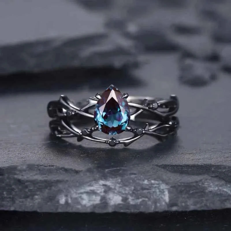 Elegant Vine Ring - Luxury Gun Black Cubic Zirconia Jewelry